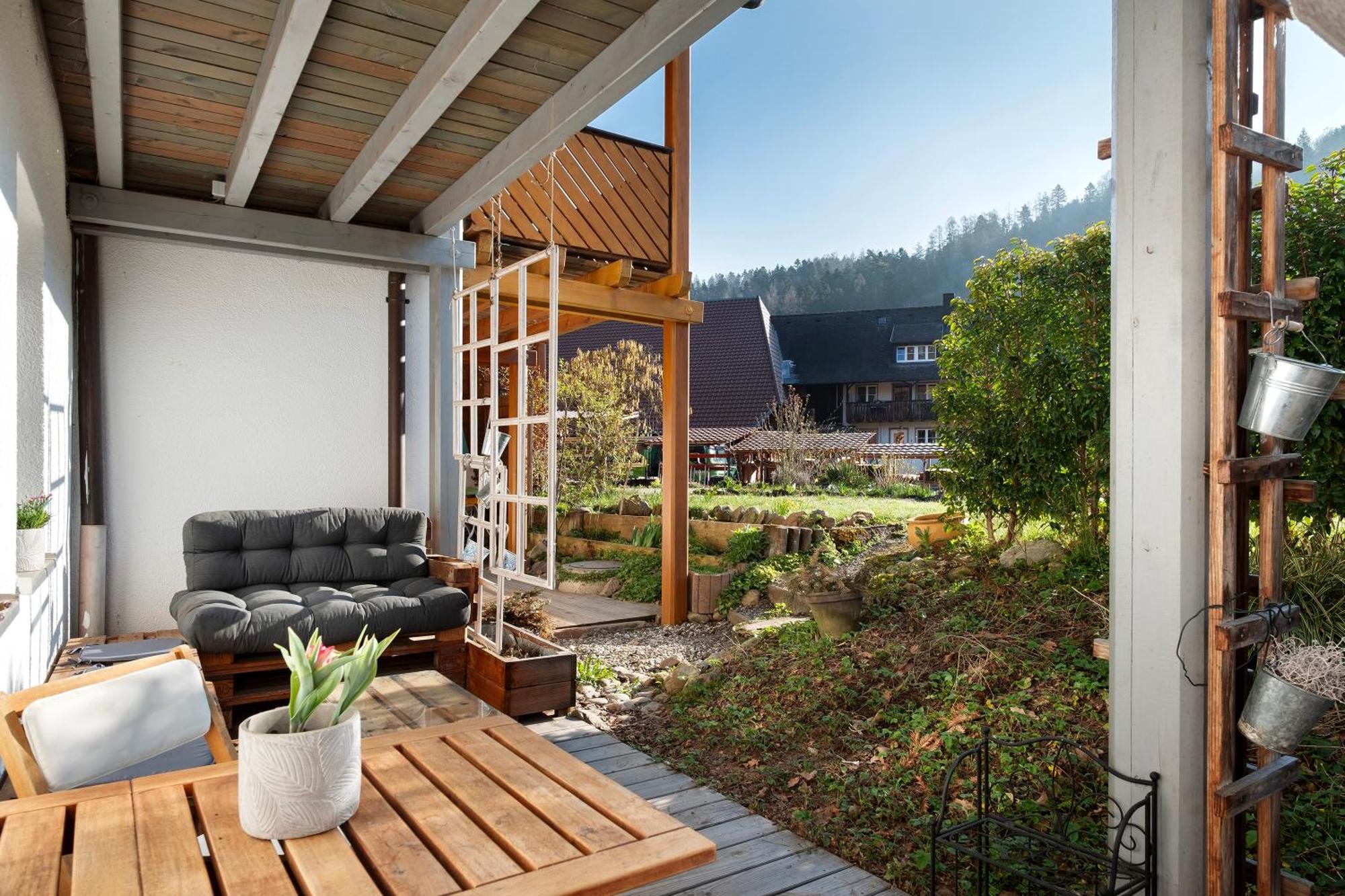 Ruhige Schwarzwald Ferienwohnung Buchenbach  ภายนอก รูปภาพ